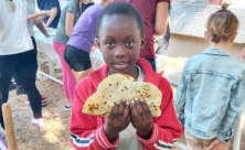 أمام الطلاب - شرطة الهجرة تعتقل طفلاً "8 سنوات" من مدرسة ابتدائية بيافا 